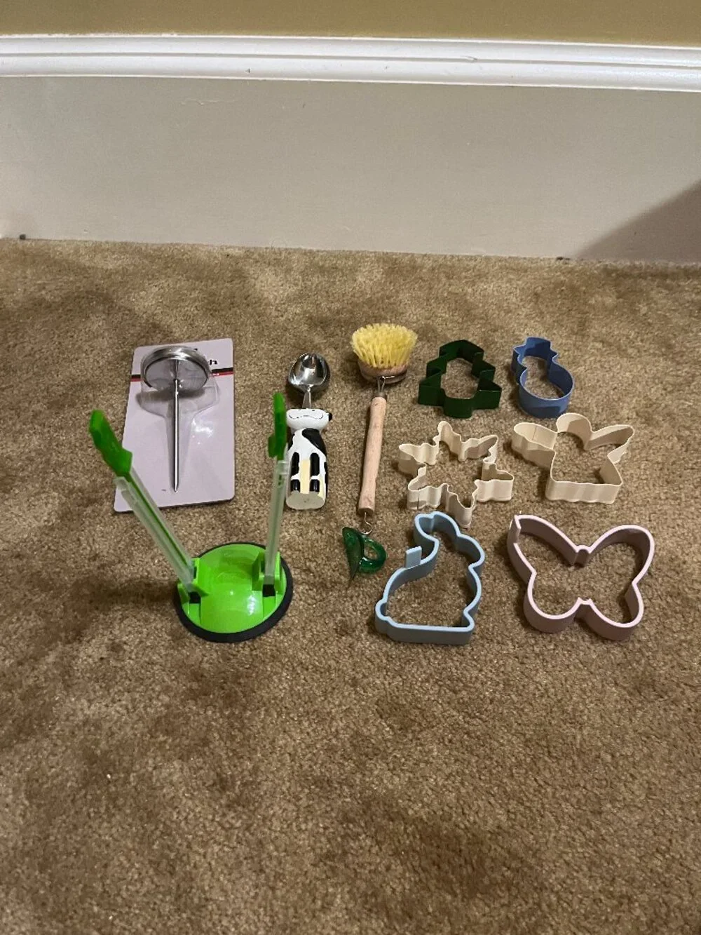 Lot of Kitchen Items